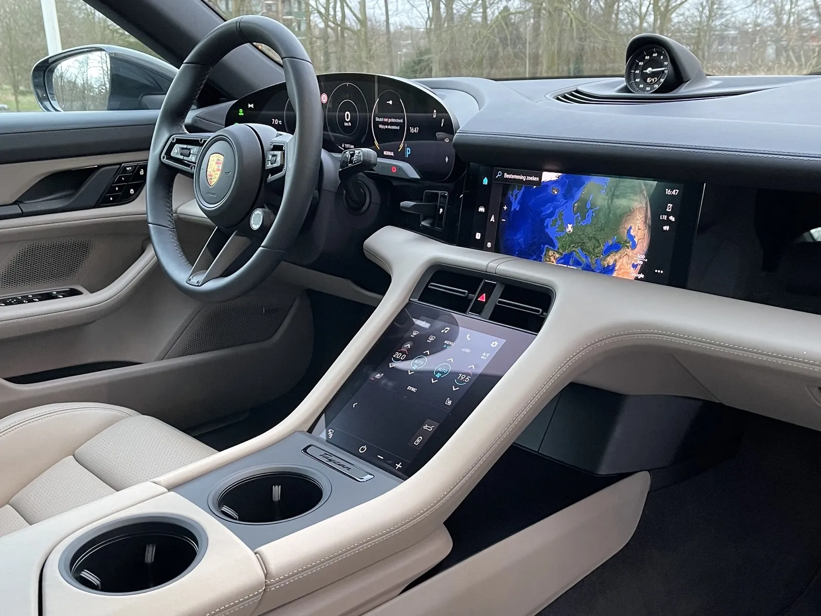 Modern premium interieur als hero-afbeelding