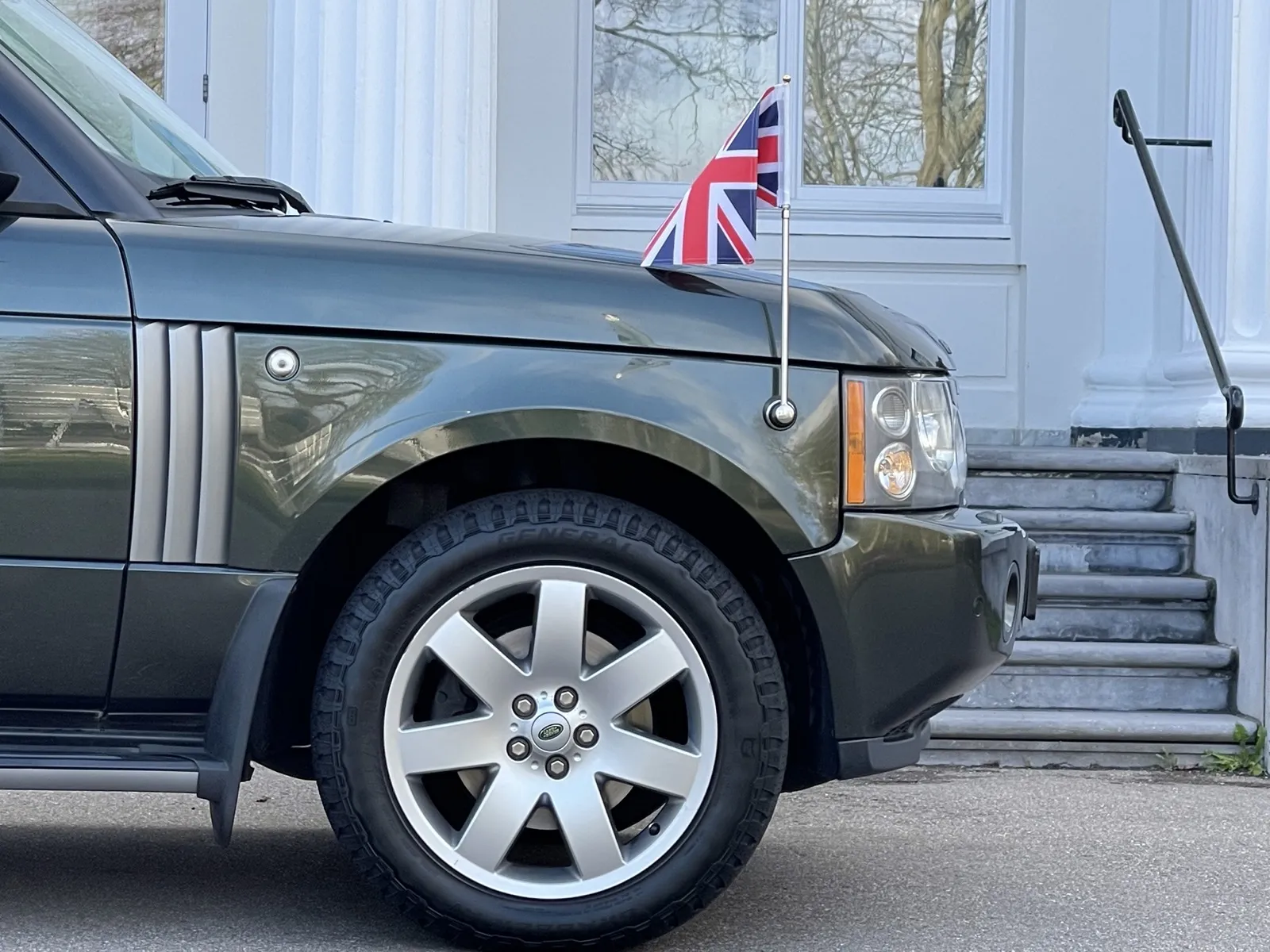 Groene Range Rover L322 als hero-afbeelding voor youngtimer-taxatie